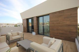 Xalet a Campello Playa. Nuevas villas independientes el campello a tan solo 600m de la p