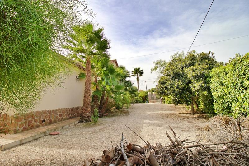 Foto 8c1916fc-8493-4047-9c29-582c4ed86135. Chalet avec parking piscine dans Valverde Elche / Elx