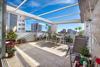 Attique à Puerto Deportivo. Precioso ático con terraza y vistas al mar en guardamar del segu