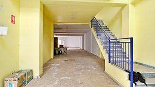 Locale commerciale in Reina Victoria - Miguel Hernández. Magnifico local comercial de dos plantas en venta  !!oportunidad