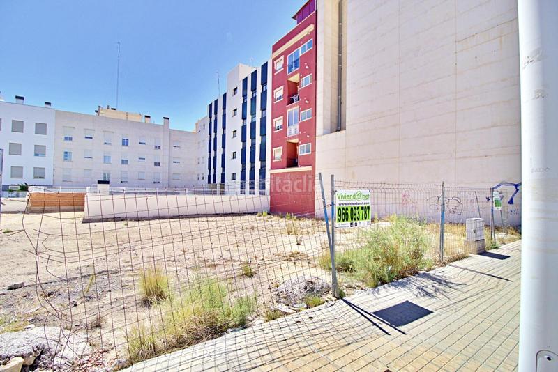 Foto 720116fb-bded-4b08-a44e-ac1d50c03c63. Terreno residencial solar urbano donde puedes edificar bajo 5 alturas !! en Elche / Elx