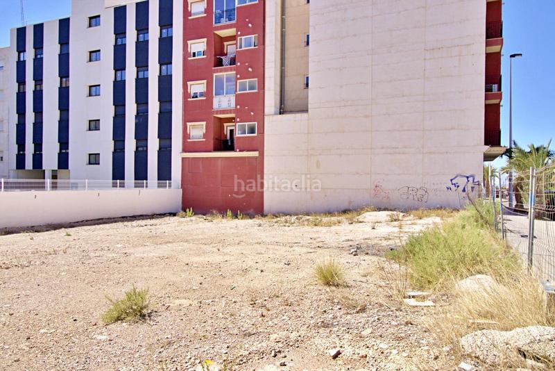 Foto cd35de64-36e7-4026-b3e8-73a5e8cb4a2e. Terreno residencial solar urbano donde puedes edificar bajo 5 alturas !! en Elche / Elx