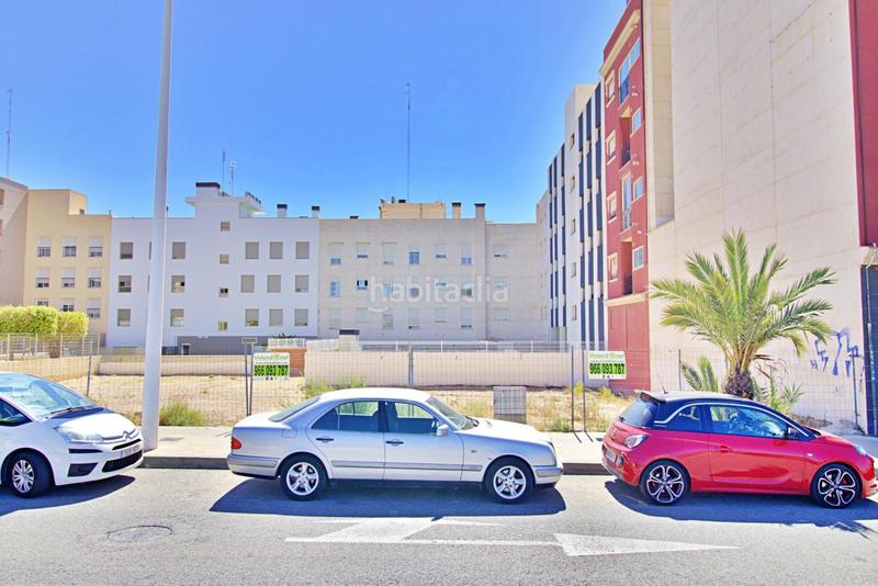 Foto e0b92a0a-d05b-459a-8b8d-811a16cdad01. Terreno residencial solar urbano donde puedes edificar bajo 5 alturas !! en Elche / Elx