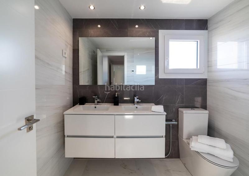 Foto 50a78f78-5bdc-4b4d-b0c2-286dda09143e. Lloguer apartament amb aparcament piscina a Punta Prima Torrevieja