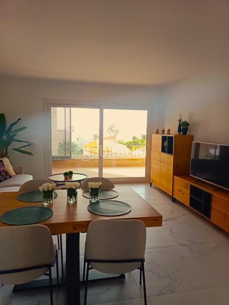 Foto 77498796-a107-4eca-a72a-08fd734c9258. Lloguer apartament amb aparcament piscina a Punta Prima Torrevieja