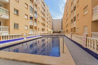 Pis  Loma la. Apartamento para entrar a vivir en zona cntrica de torrevieja.