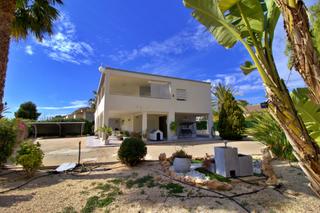 Xalet a Peña de las Águilas. Chalet en suelo urbano de peña de las aguilas en elche