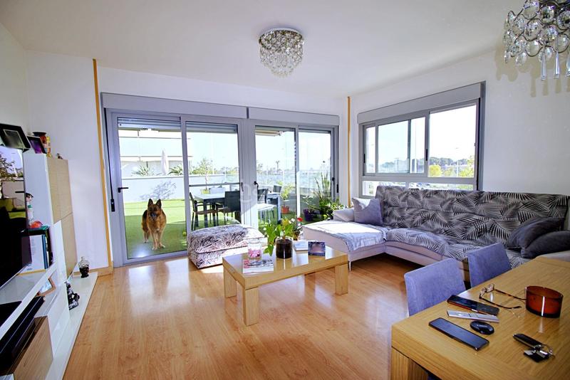 Foto a57f03ef-62ba-4317-9745-b60e968c21c0. Appartamento con parcheggio piscina in Sector V Elche / Elx