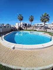 Casa  Calle bidasoa. Fantástico duplex con gran terraza en esquina en villamartin.