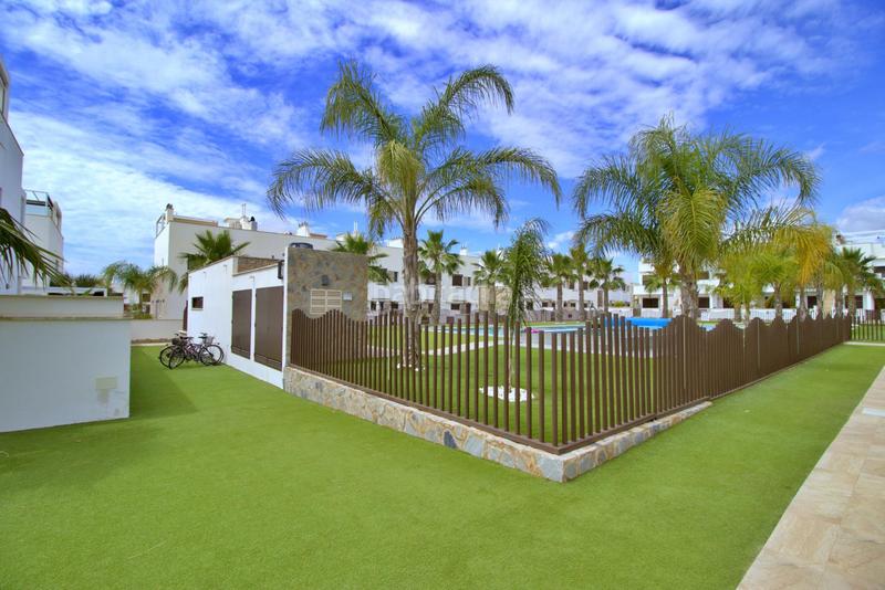 Foto 557d89d4-3aa2-4ec6-a835-1ac5da315c12. House with parking in Torre de la Horadada Pilar de la Horadada