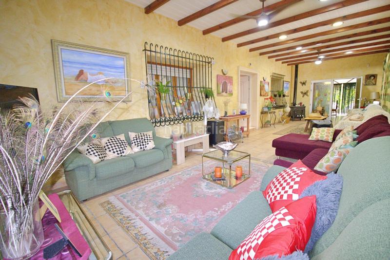 Foto 94e65b7f-de4d-4ab6-9430-38b7a544c996. Chalet with parking pool in La Foia - Daimés - Asprella Elche / Elx