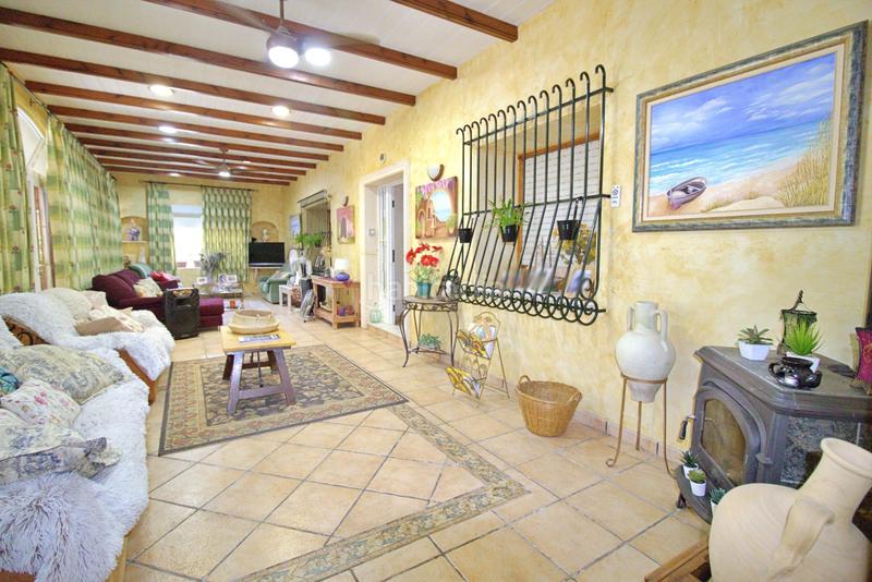 Foto d627880f-265f-4181-bb0b-85fde1bc8314. Chalet with parking pool in La Foia - Daimés - Asprella Elche / Elx