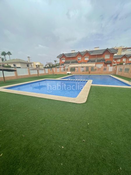 Foto 3592ff9b-7c59-4d3e-b5f2-815aef5b2a60. Casa adossada amb aparcament piscina a Ciutat Jardí - Torreta Verdí Elche / Elx