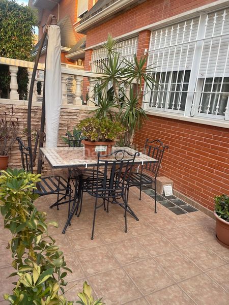 Foto 66500fd3-faa5-4fc3-9937-92e3bedaa5be. Casa adossada amb aparcament piscina a Ciutat Jardí - Torreta Verdí Elche / Elx