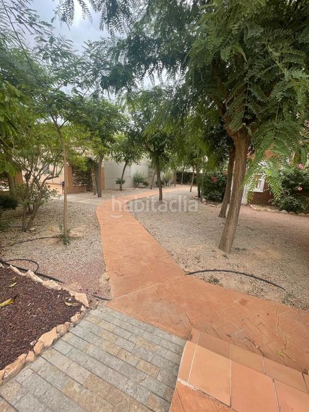 Foto c0533ee5-9084-4ce7-aba2-2043e9d48356. Casa adossada amb aparcament piscina a Ciutat Jardí - Torreta Verdí Elche / Elx