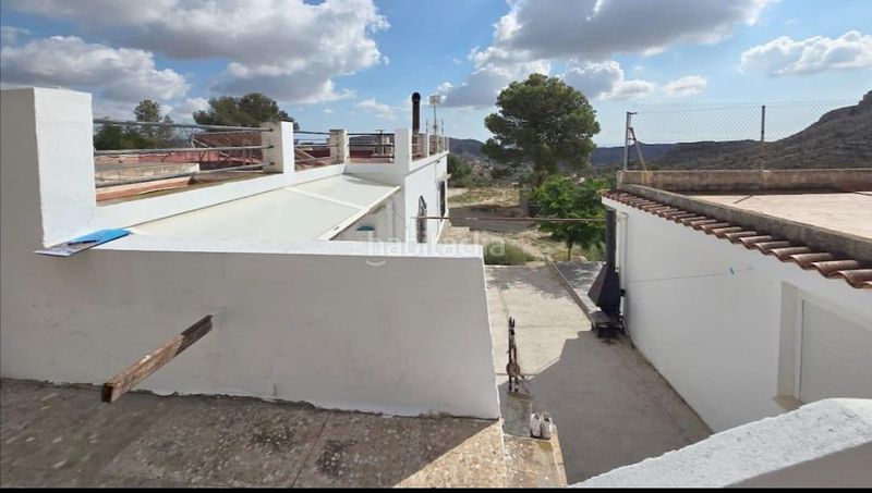 Foto 26ac7b2e-3bd5-4170-bc4a-576144d15144. Xalet amb aparcament piscina a Agost