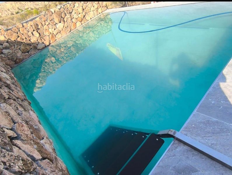 Foto 2a1f0df3-f03d-45f3-bde8-80f4aea1de14. Xalet amb aparcament piscina a Agost
