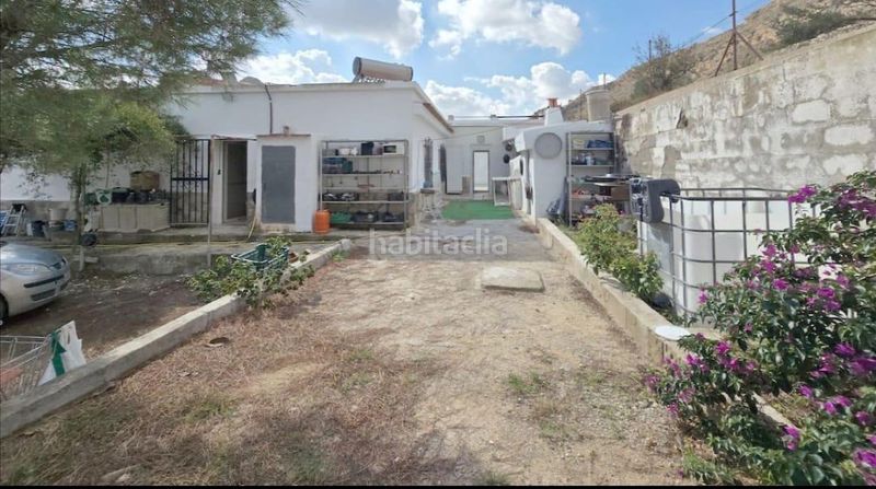Foto 76969334-f2e4-4b1b-a003-13d9519ce626. Xalet amb aparcament piscina a Agost