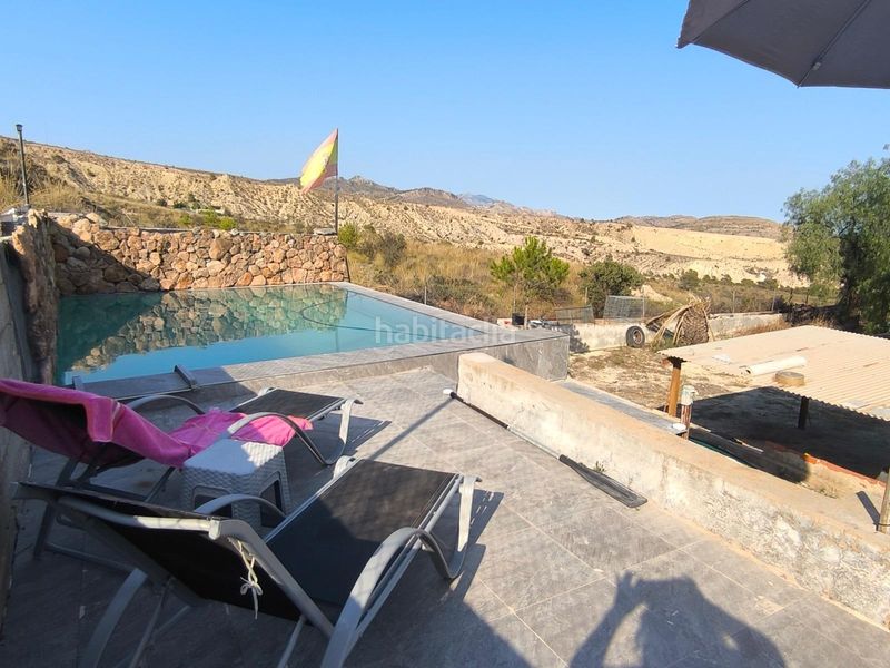 Foto 80c7ec1d-128a-4b87-8272-155a83574293. Xalet amb aparcament piscina a Agost