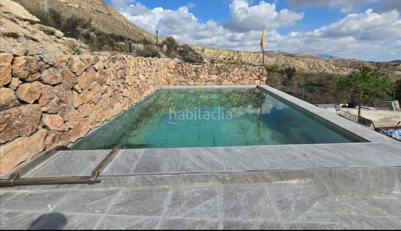 Foto 8346873c-9f92-4c8f-9e5f-d4eb7fbc3269. Xalet amb aparcament piscina a Agost