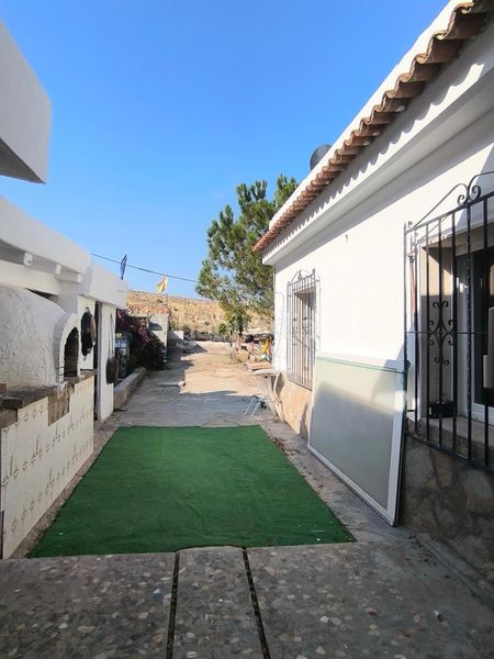 Foto cdfe9162-4d98-40c3-9735-93bb73b33a1b. Xalet amb aparcament piscina a Agost