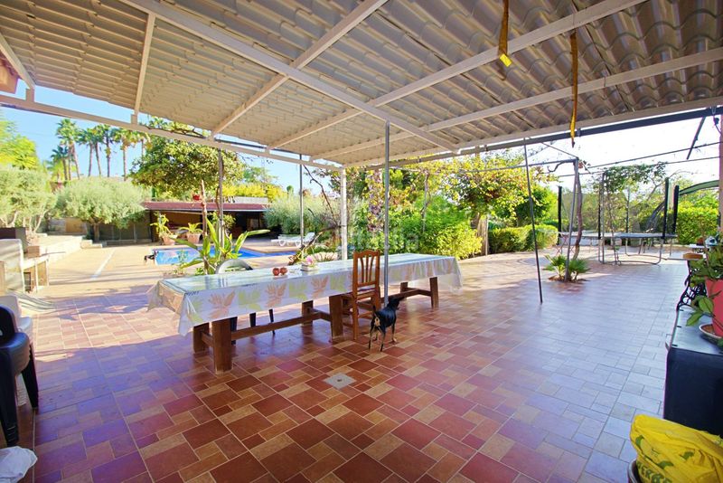 Foto b64fff6f-d61b-4f29-9064-98d38d3e904f. Xalet amb aparcament piscina a Jubalcoi Elche / Elx