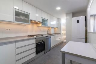 Appartement à El Toscar. Piso reformado zona avenida de novelda