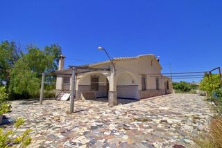 Xalet a La Algoda - Matola - Llano de San José. Chalet con nave en matola