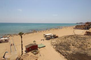 Apartament en Calle mayor 4. Piso en primera linea de playa en la mata, torrevieja