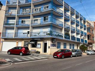 Local Comercial a Pueblo. Oportunidad de inversión en guardamar