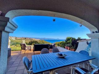 Casa adossada a Gran Vista-Olivo de Oro. Chalet adosado con vistas al mar en gran alacant.