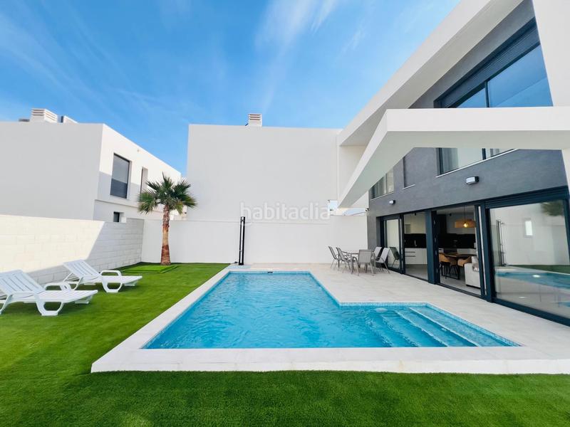 Foto fedc266d-e29b-4e0e-827c-8d97ad760f60. Chalet avec chauffage parking piscine dans Monte y Mar Santa Pola