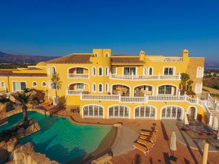 Chalet in Coloma. Gran chalet independiente en la nucia, alicante.