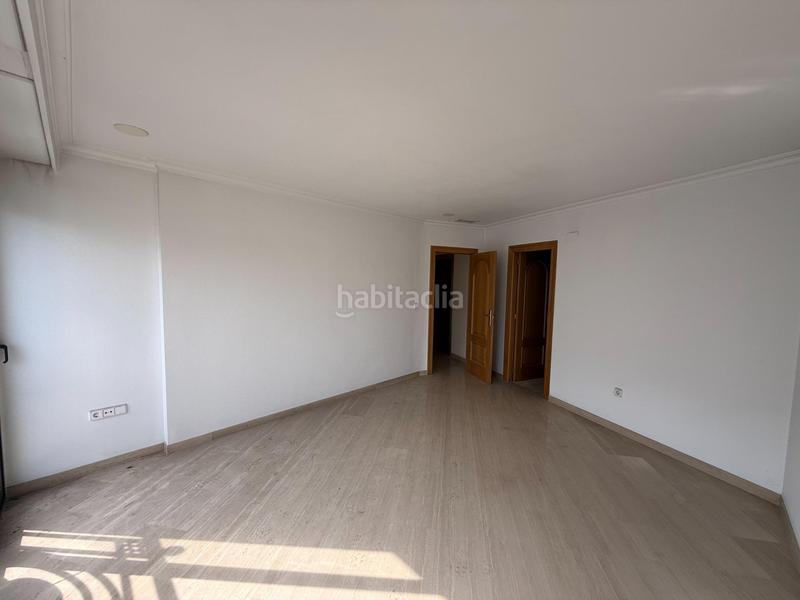 Foto 3bd4c532-2535-4737-8b2c-e3fa6e4122c2. Flat with heating parking in Centro Elche / Elx