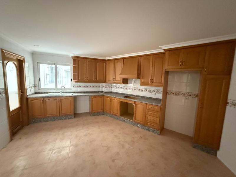 Foto 59d3ad3a-2915-4e75-b4a7-1a1a658e1512. Flat with heating parking in Centro Elche / Elx