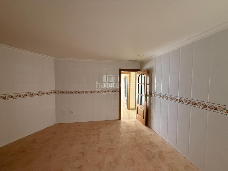 Foto d530698a-4ea2-4e04-9dcc-c63a4763ea6b. Flat with heating parking in Centro Elche / Elx