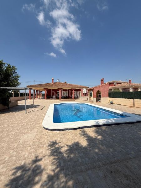 Foto 0cf4c1a0-ba16-41d3-9da8-092d1baeec0e. Xalet amb aparcament piscina a Albatera