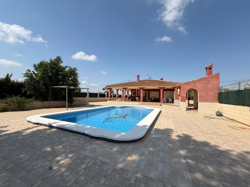 Foto a3a3c005-f663-4458-b40e-9c1c7ebae5c4. Xalet amb aparcament piscina a Albatera