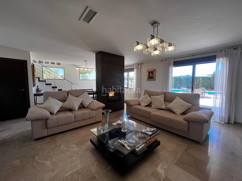 Foto 075b46cb-c6ae-4ce7-9d52-788a7e9a9560. Affitto chalet con riscaldamento parcheggio piscina in Elche / Elx