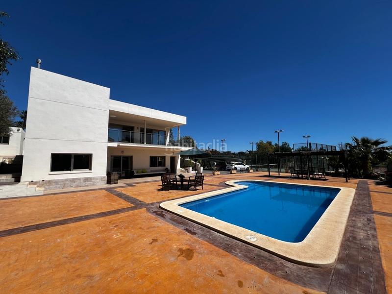 Foto 537d2933-4db1-4e55-a028-b9f1dc67297b. Alquiler chalet  urbano con piscina y pista de padel en elche, zona bonavista en Elche / Elx