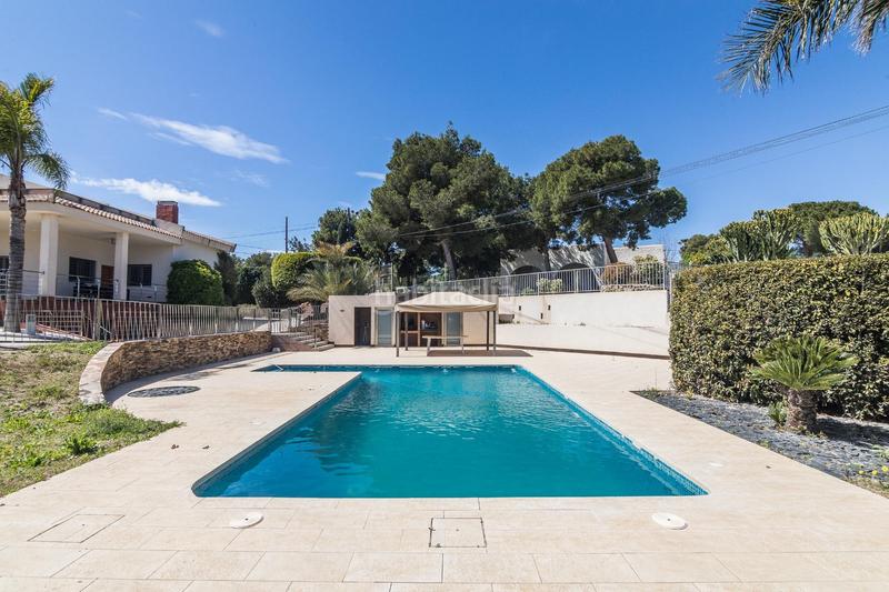 Foto 0044552e-b3b7-4a11-ae0c-e6e1640d2be7. Chalet mit heizung parking pool in Peña de las Águilas Elche / Elx