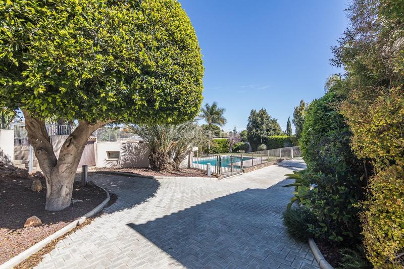 Foto 198613bb-3961-467c-a10d-c06f573821bb. Chalet mit heizung parking pool in Peña de las Águilas Elche / Elx