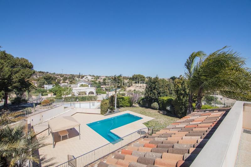 Foto 1f6a1bc8-4441-4a47-bc8a-56f14a106d31. Chalet mit heizung parking pool in Peña de las Águilas Elche / Elx