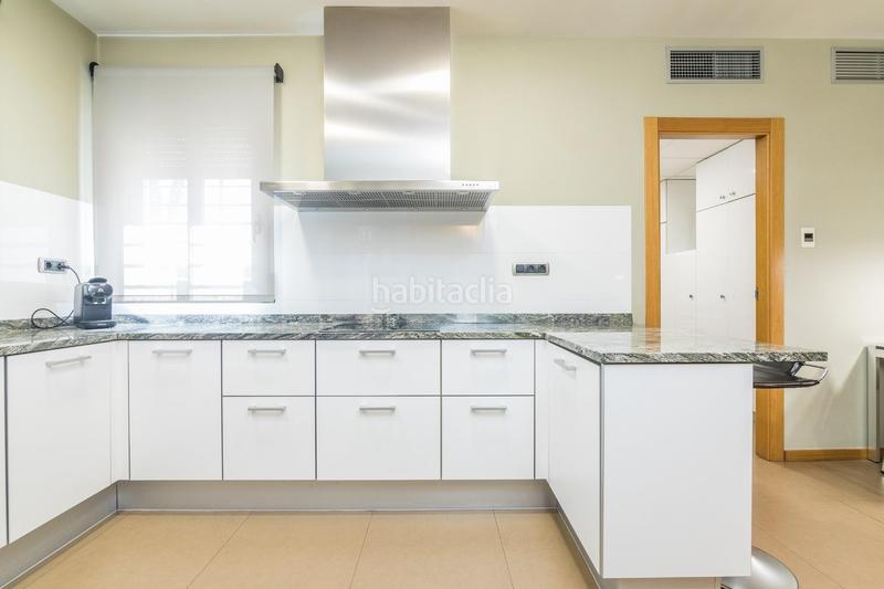 Foto 3a7d4363-304e-4826-af03-8d4bde333166. Chalet mit heizung parking pool in Peña de las Águilas Elche / Elx