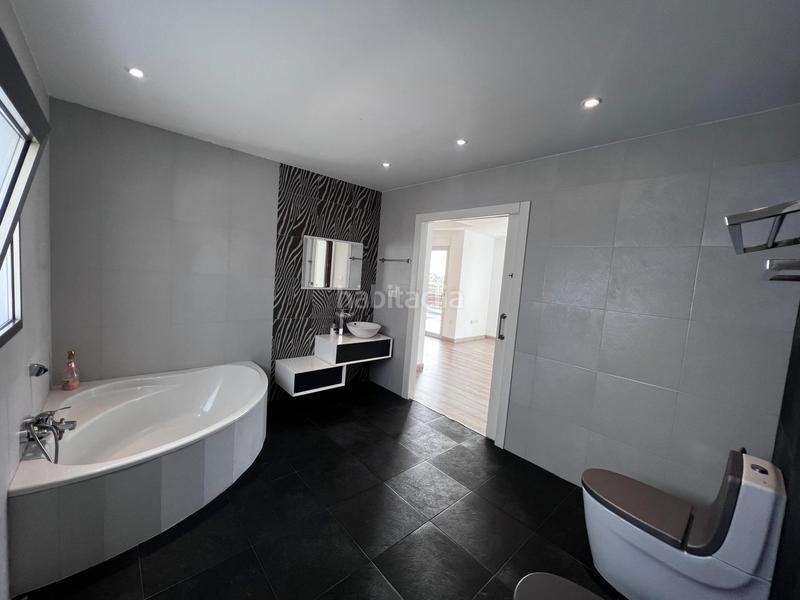 Foto fed3890b-39a3-4ff4-990b-8941328d1eae. Xalet amb calefacció aparcament piscina a La Algoda - Matola - Llano de San José Elche / Elx