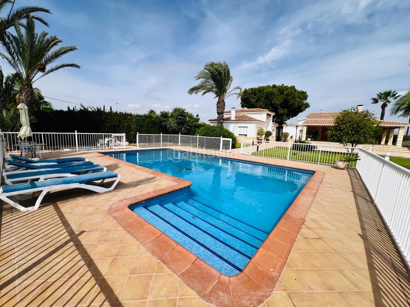 Foto cb521672-2f2b-409e-8d2c-72c715af78e4. Xalet amb aparcament piscina a Perleta - Maitino Elche / Elx