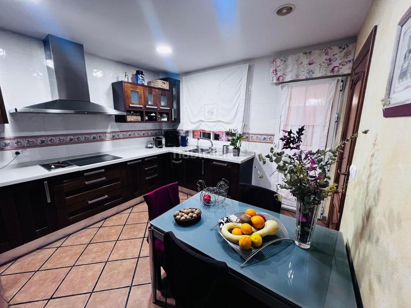 Foto 15bbed24-ad2d-4739-858c-a57a2b739cb6. Casa adossada amb calefacció aparcament piscina a Elche / Elx