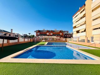 Reihenhaus in Ciutat Jardí - Torreta Verdí. Adosado con piscina en elche, zona ciudad jardin.