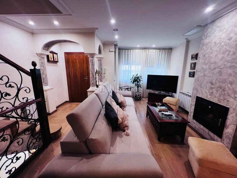 Foto 52d30b40-1489-4c0e-8b9c-bb81f8c97633. Casa adossada amb calefacció aparcament piscina a Elche / Elx