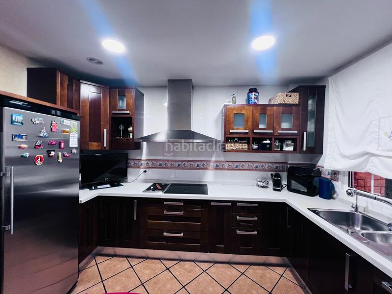 Foto e2f37691-405b-4849-b9f5-37d8edb9e628. Casa adossada amb calefacció aparcament piscina a Elche / Elx